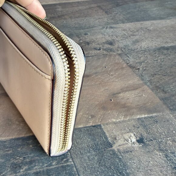 NWOT Kate Spade Zip Wallet - Devin Zip Around - Retired Cactus Design - Picture 7 of 8